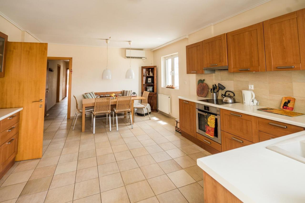 Family Getaway, Spacious And Luxurious, Sea View, Terrace, Next To Voula Beach, 20Min From Center Athen Eksteriør bilde